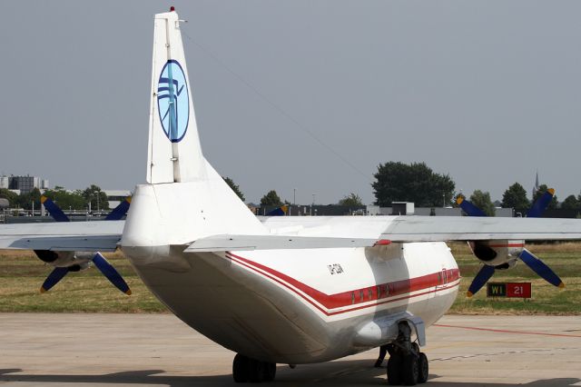 Antonov An-12 (UR-CGW)