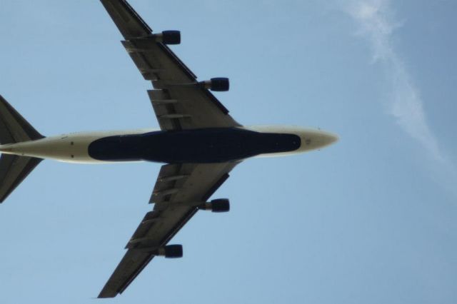 Boeing 747-400 (N664US)