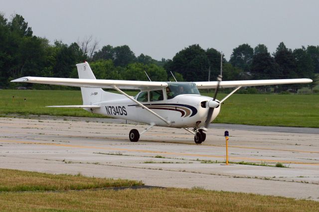 Cessna Skyhawk (N734DS)