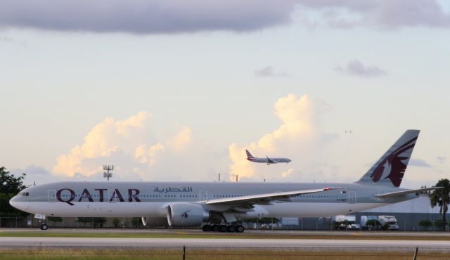 BOEING 777-300ER (A7-BEF)