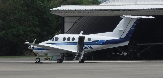 Beechcraft King Air 90 (N2164L)