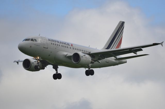 Airbus A318 (F-GUGN) - Air France - A318-111 (F-GUGN) Morning arrival at NCL from CDG (Photo May 2019)