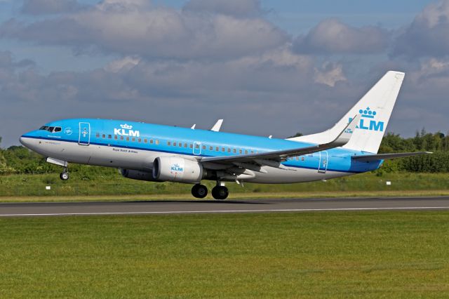 Boeing 737-700 (PH-BGT) - KLM1074 just airborne on the flight back to Amsterdam.