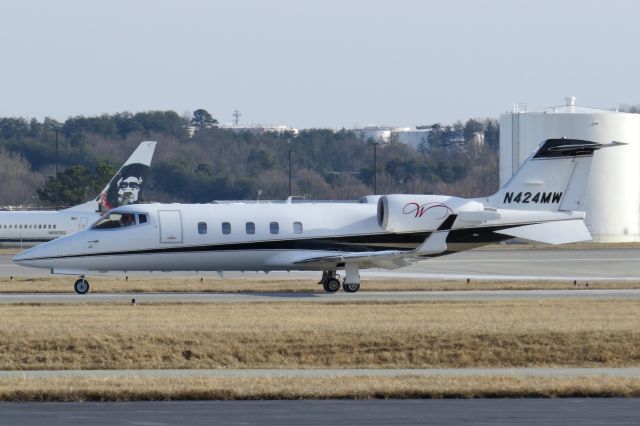 Learjet 60 (N424MW) - Kennard Warfield Jr.'s Learjet 60 1/26/14