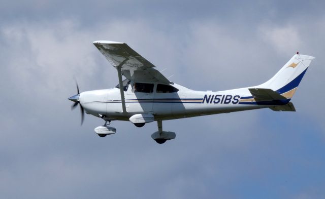 Cessna Skylane (N151BS) - On final is this 2001 Cessna Skylane 182S celebrating the "Wings and Wheels" event in the Summer of 2019.