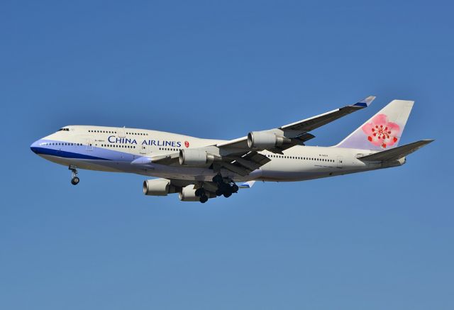 Boeing 747-400 (B-18211)