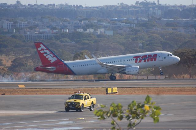 Airbus A320 (PR-TYA)