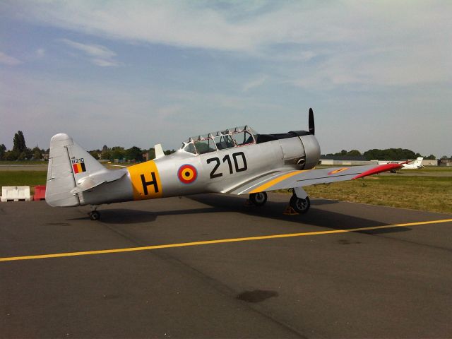 North American T-6 Texan (N4109C) - Stampe fly-in 4-6-2011