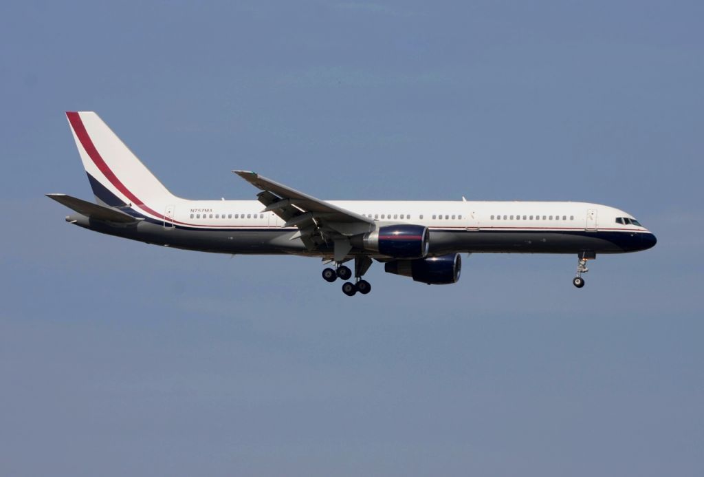 Boeing 757-200 (N757MA)