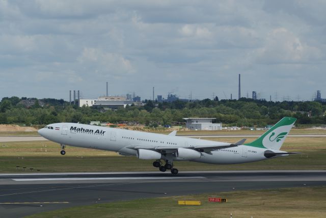 Airbus A340-300 (EP-MMD) - Mahan Air A340-313X cn164 Take Off EDDL