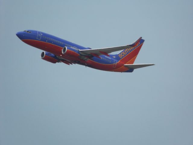 Boeing 737-700 (N236WN) - 9th floor balcony