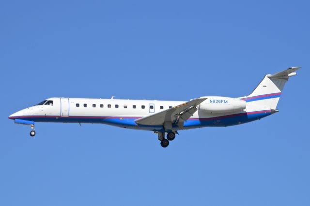 Embraer ERJ-135 (N926FM)