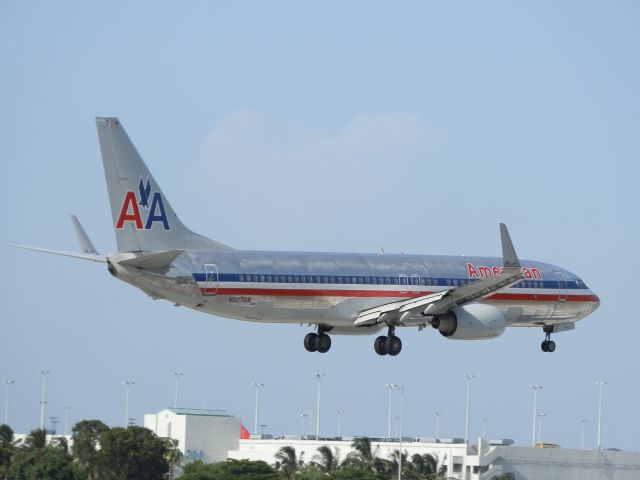 Boeing 737-800 (N927AN)