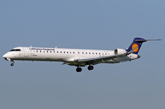 Canadair Regional Jet CRJ-900 (D-ACKG)