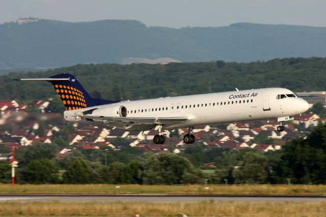 Fokker 100 (D-AFKE)