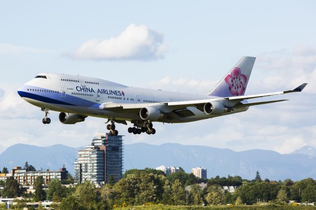 Boeing 747-400 (B-18207) - Not many 747 flies to Vancouver these days especially after BA made a switch to A380