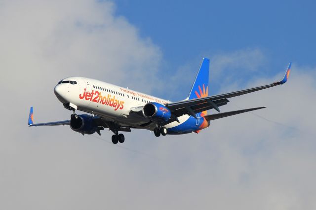 Boeing 737-800 (G-JZHL)