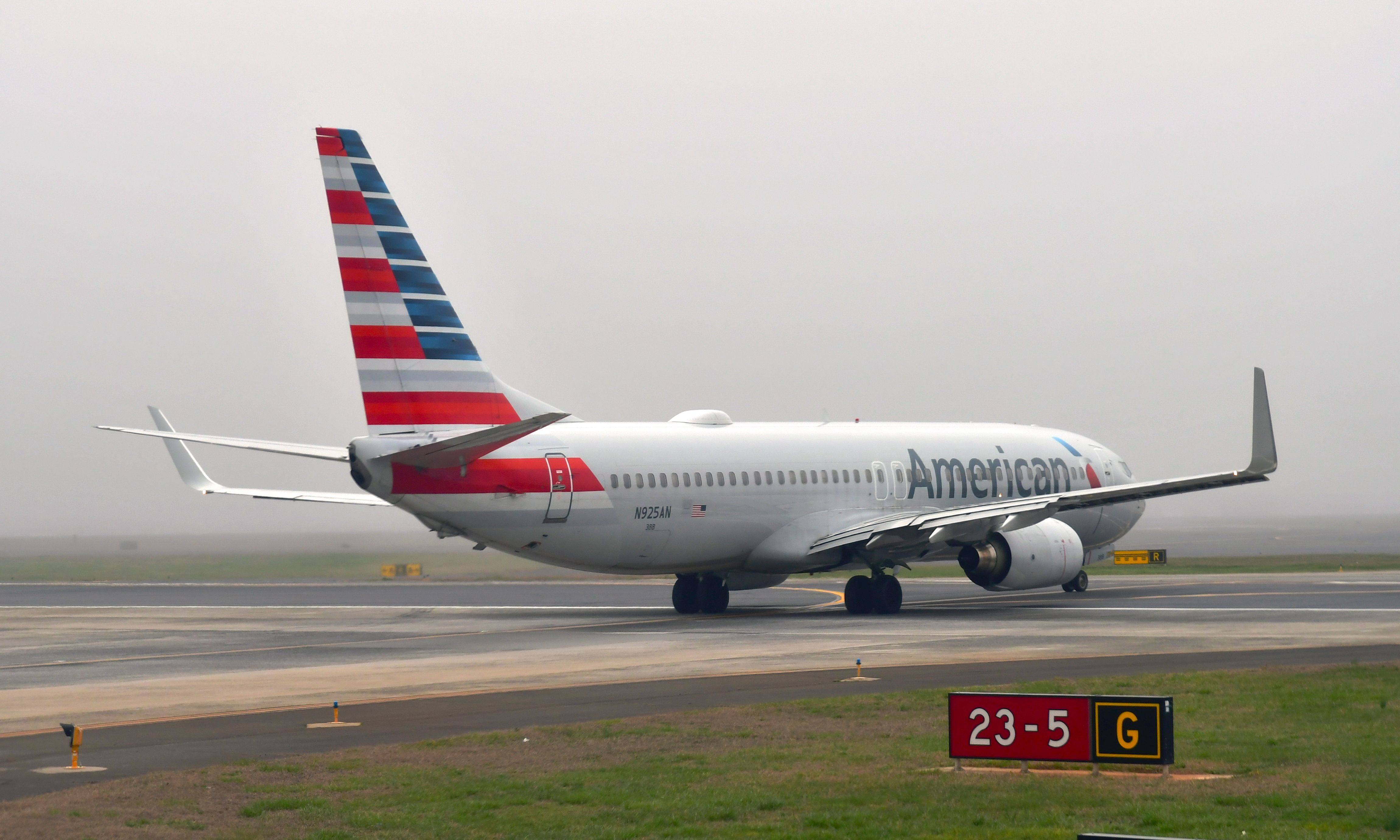 Boeing 737-800 (N925AN) - American Airlines Boeing 737-823 N925AN in Charlotte