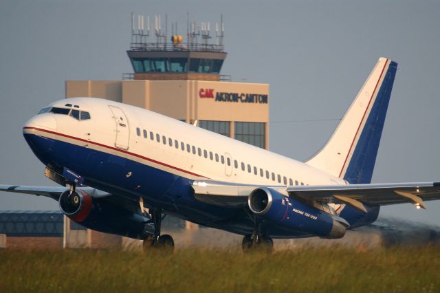 Boeing 737-200 (N251TR)