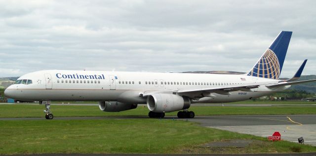 Boeing 757-200 (N19136) - Continental