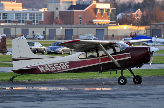 Cessna Skywagon (N4558F) - Seen at KFDK on 11/8/2009.      a href=http://discussions.flightaware.com/profile.php?mode=viewprofile&u=269247  [ concord977 profile ]/a