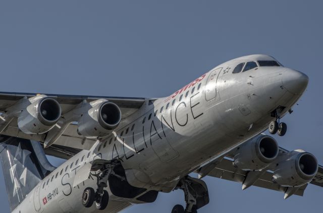 de Havilland Dash 8-400 (HB-IYU)