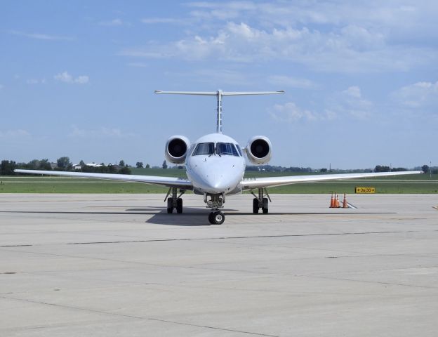 Embraer ERJ-145 (N693AE)