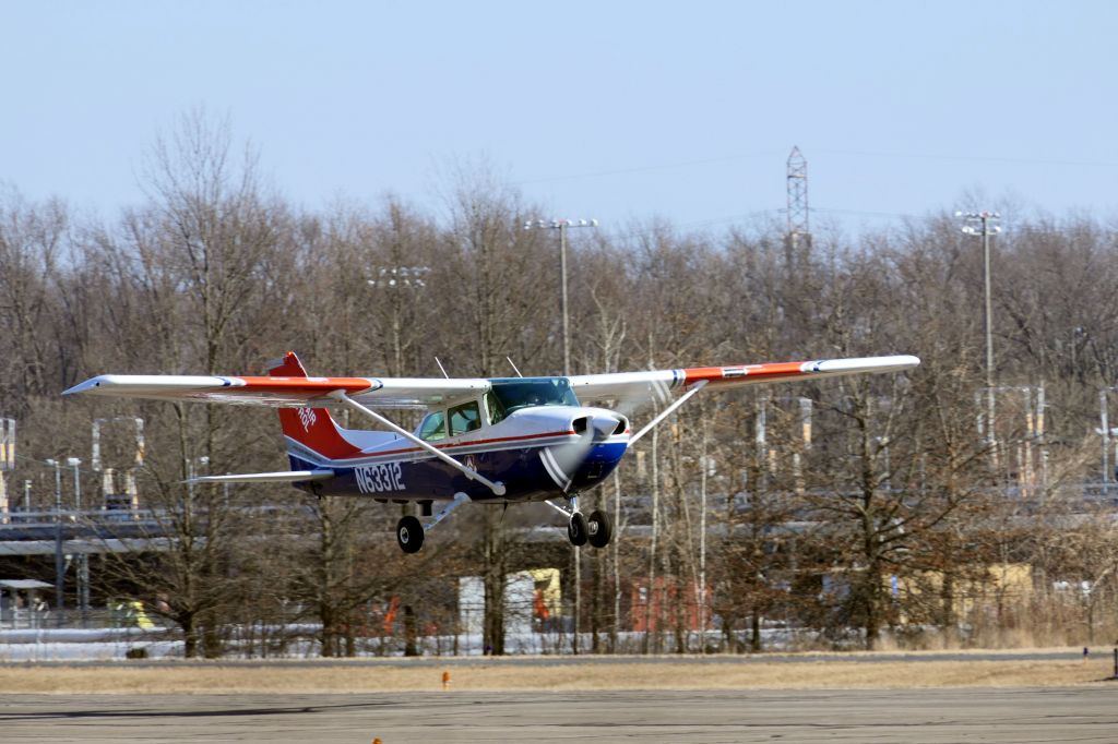 Cessna Skyhawk (N63312)