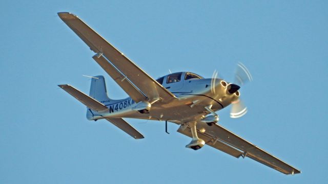 Cirrus SR-22 (N408KM)