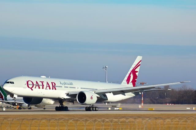 BOEING 777-300ER (A7-BAC)