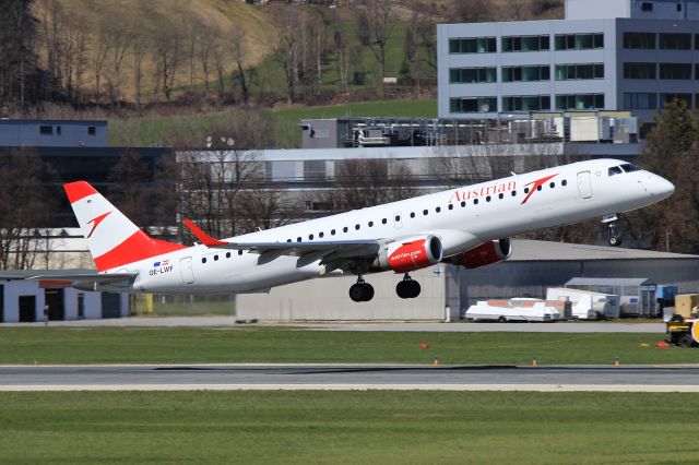 EMBRAER 195 (OE-LWF)