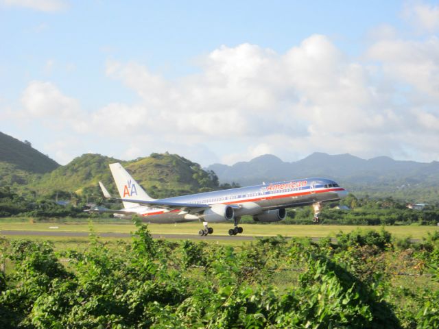 Boeing 757-200 (N658AA)