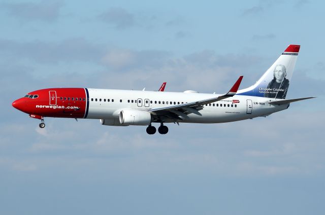 Boeing 737-800 (LN-NIH) - Nor Shuttle 6702 from Pointe-a-Pitre on short final to 22L