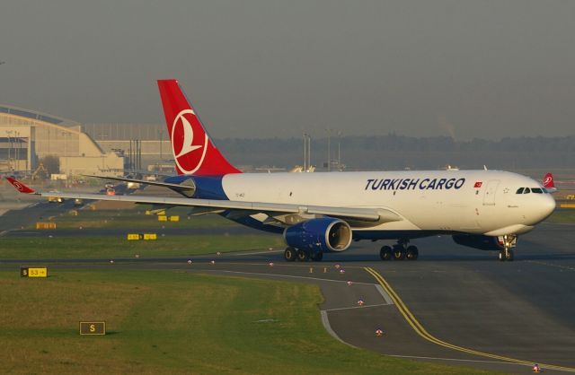 Airbus A330-200 (TC-MCZ)