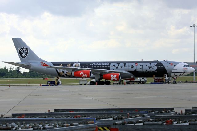 Airbus A340-300 (9M-XAC)