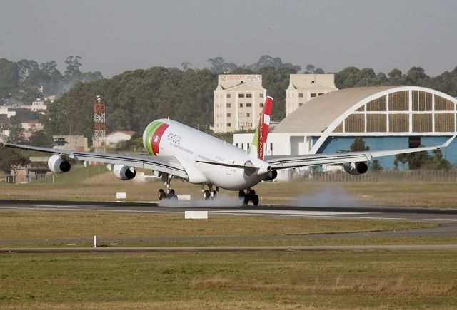 Airbus A340-300 (CS-TOD)