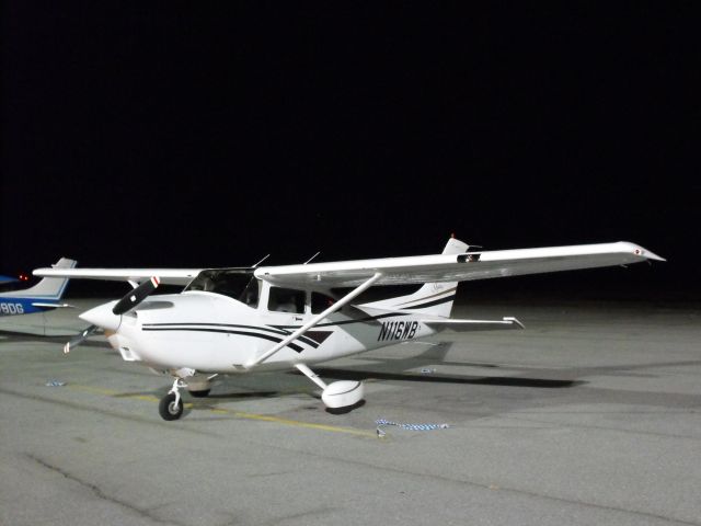 Cessna Skylane (N116WB) - On the Gground at KGWW (Goldsboro, NC) getting ready for departure.