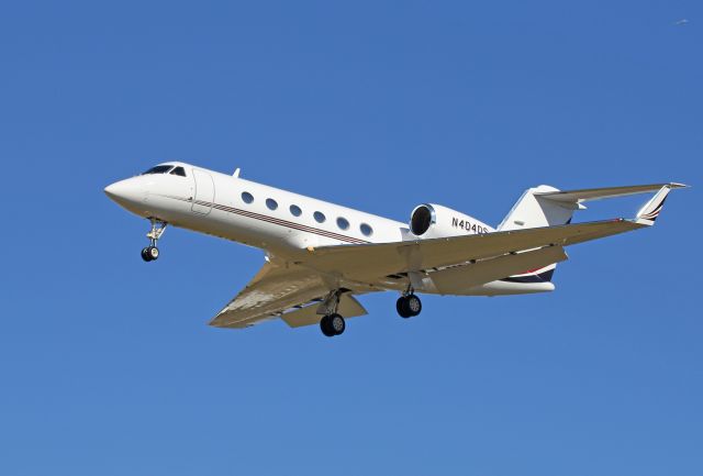 Gulfstream Aerospace Gulfstream IV (N404QS) - 1996 Gulfstream Aerospace G-IV S/N1304 - N404QS, NetJets, at KHOU