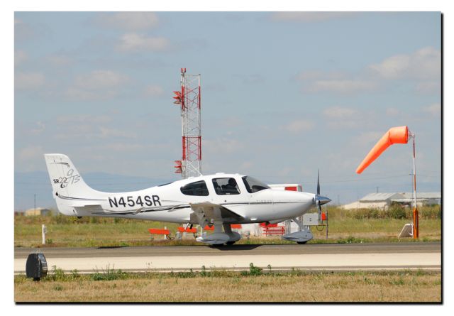 Cirrus SR-22 (N454SR)