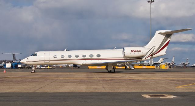 Gulfstream Aerospace Gulfstream V (N56UH) - United Healthcare private G5 @ KBOS Logan on FlightAware.Com !