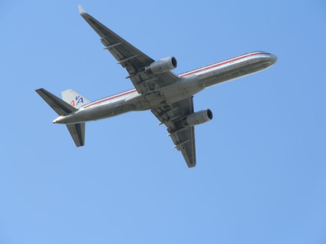 Boeing 757-200 (N673AN) - Aborted landing go around