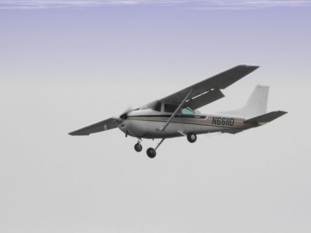 Cessna Skyhawk (N6611D) - This Single Engine Plane is shown here on approach in Spring of 2012.