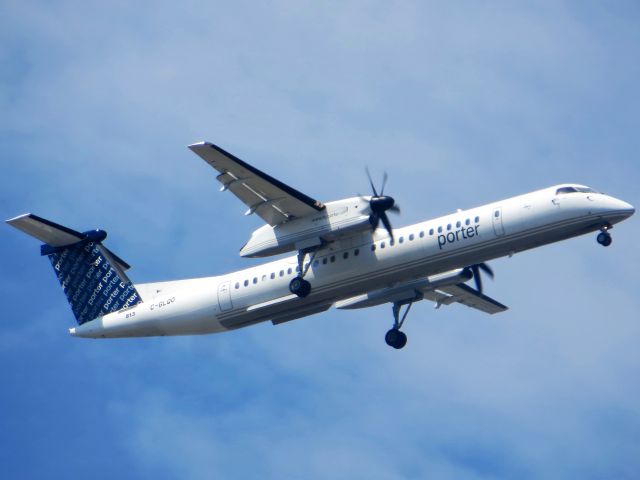 de Havilland Dash 8-400 (C-GLQO) - Porter Airlines Dash 8-Q400 7/20/13