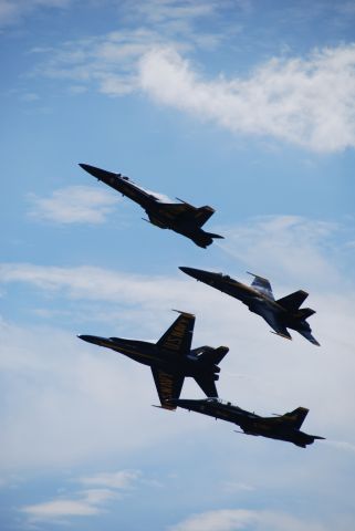 McDonnell Douglas FA-18 Hornet — - Blue Angels at QCAS 2009.