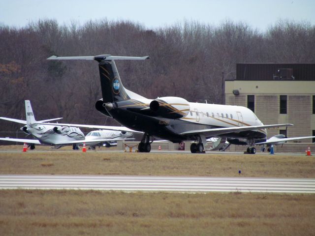 Embraer ERJ-135 (N234BZ)