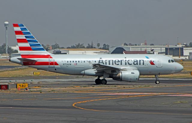 Airbus A319 (N754UW) - American Airlines / Airbus A319-112 / MSN 1328 / N754UW / MMMX 04/2023
