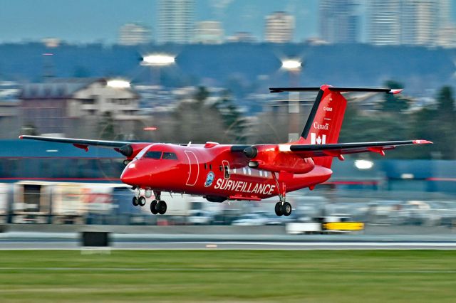 de Havilland Dash 8-100 (C-GSUR)