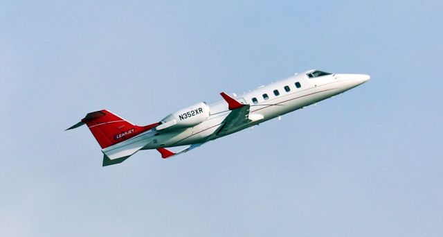 Learjet 55 (N352XR)