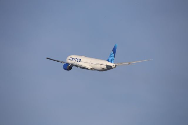 BOEING 787-10 Dreamliner (N13013)