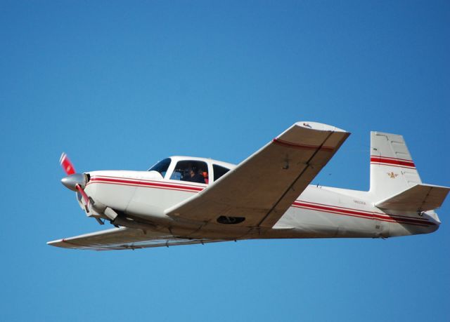 Mooney M-20 (N6030X) - N6030X taking off from Payson Arizona after a Vintage Mooney Group fly-in, 2008